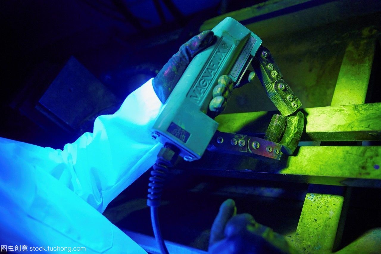 磁粉探傷 無損檢測(cè)實(shí)驗(yàn)室中的精準(zhǔn)裂縫控制